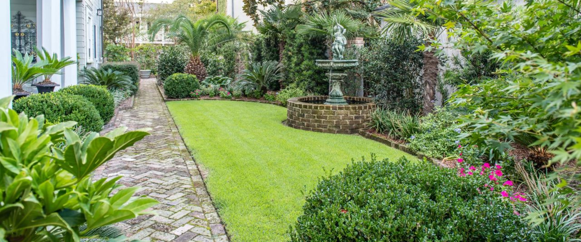 How to Ensure Your Landscaping Project is Completed on Time and on Budget