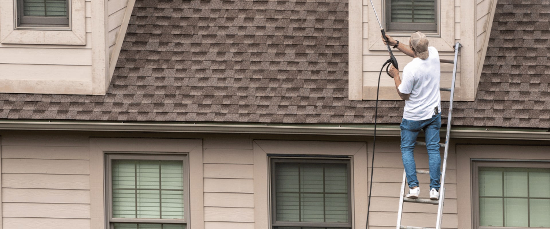 Why Landscape Contractors Recommend Regular Soft Washing to Preserve Curb Appeal